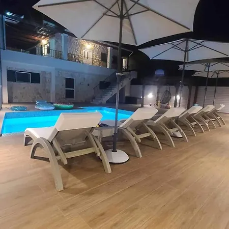 Angelo's Villa Avliotai